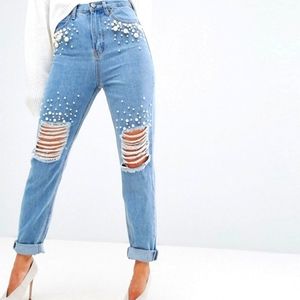 Boohoo Ripped light denim jeans with pearls